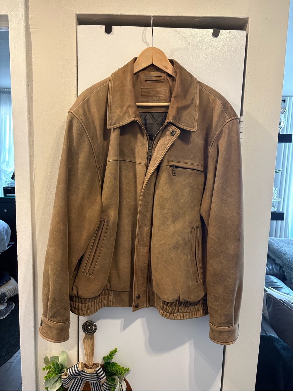 PRIVATE COLLECTION - Vintage Roundtree & Yorke Distressed Brown Leather Bomber
